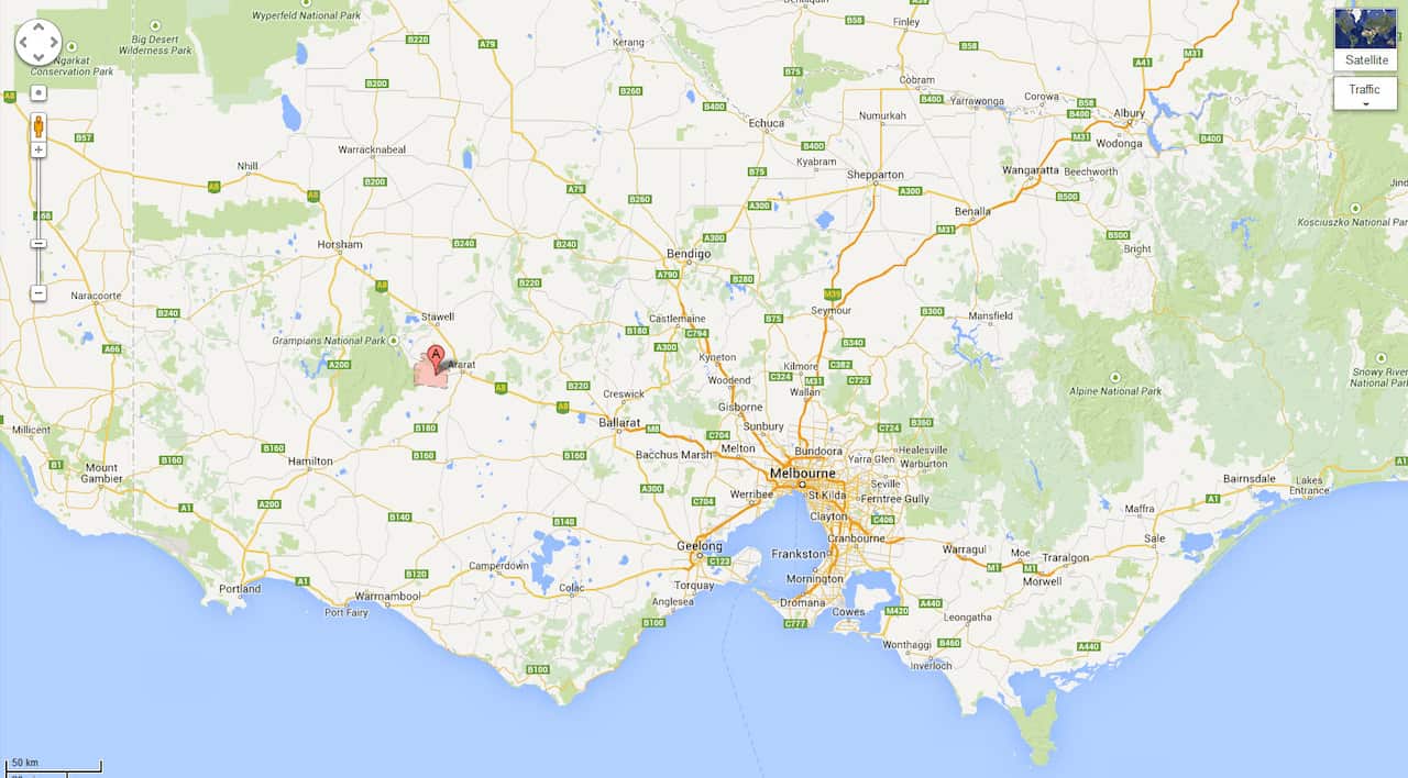 A bushfire is threatening homes near Moyston in Victoria
