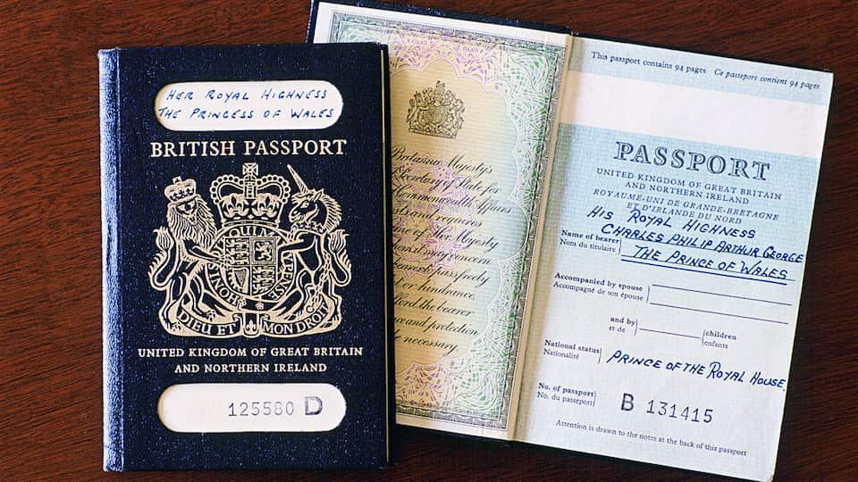 British passports to change colour in 2019 SBS News British passports to change colour in 2019 SBS News