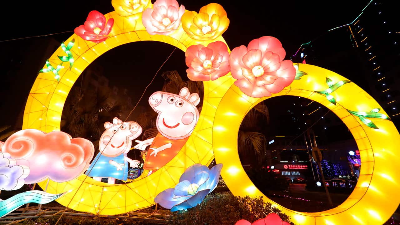 Qing-style Peppa Pig cup goes viral in China 