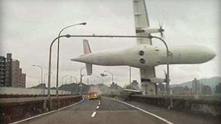 plane crash dashcam