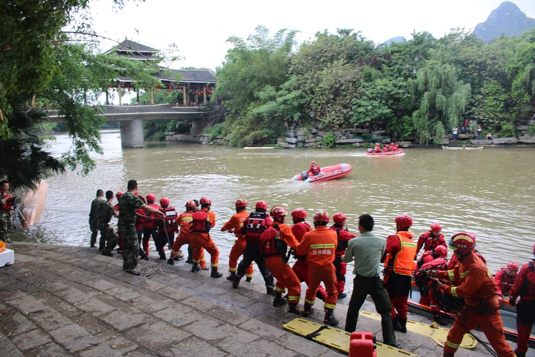 The rescue for bodies continues in the Taohua River.