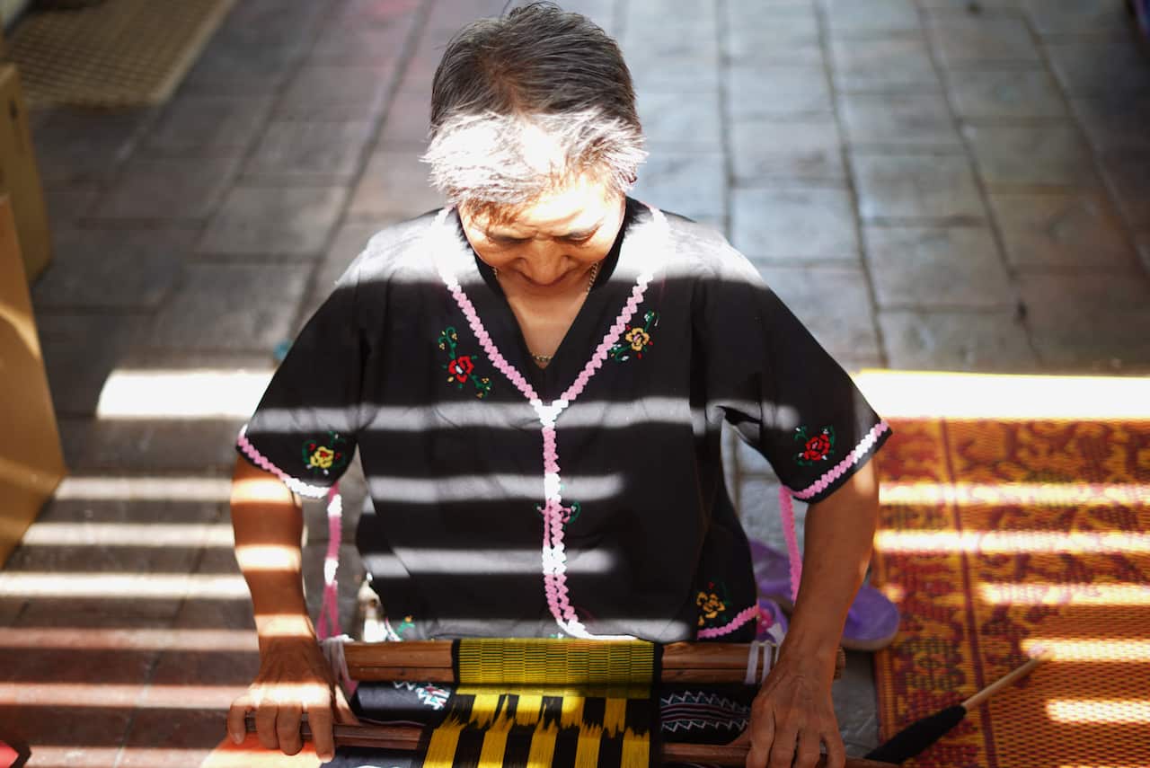Sarah Sarah weaving