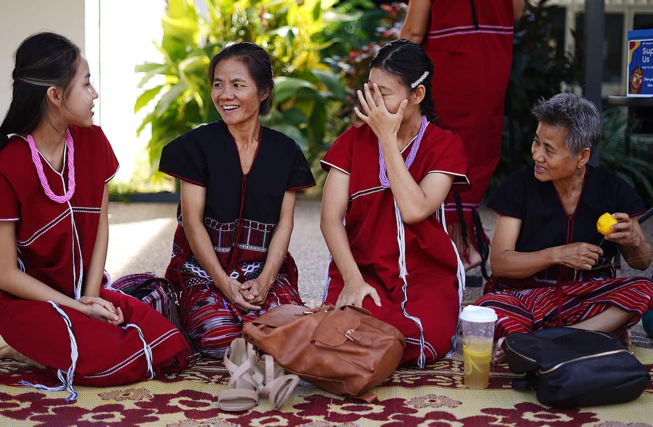 Sarah, right, with her sister and their daughters.