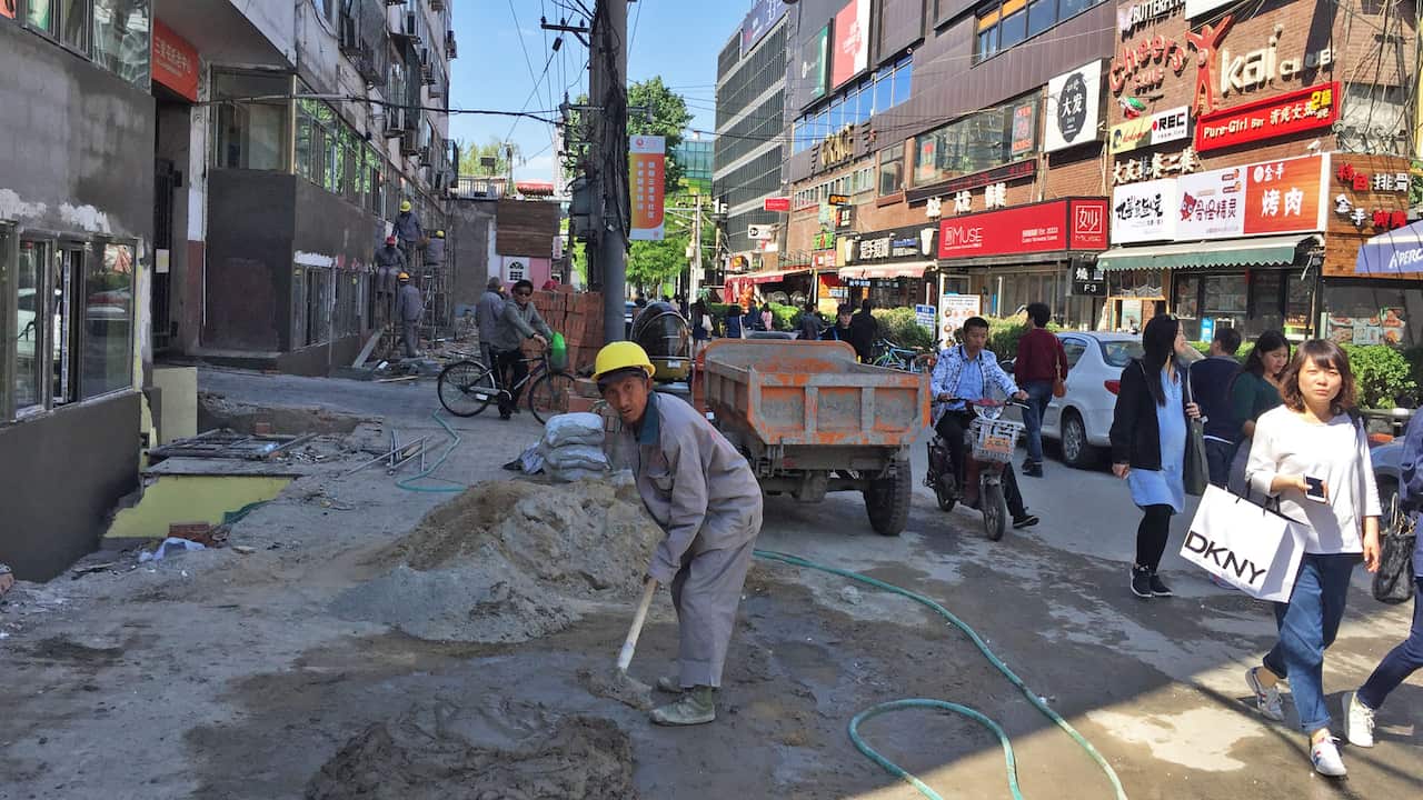 Reconstruction in Beijing shopping district Sanlitun