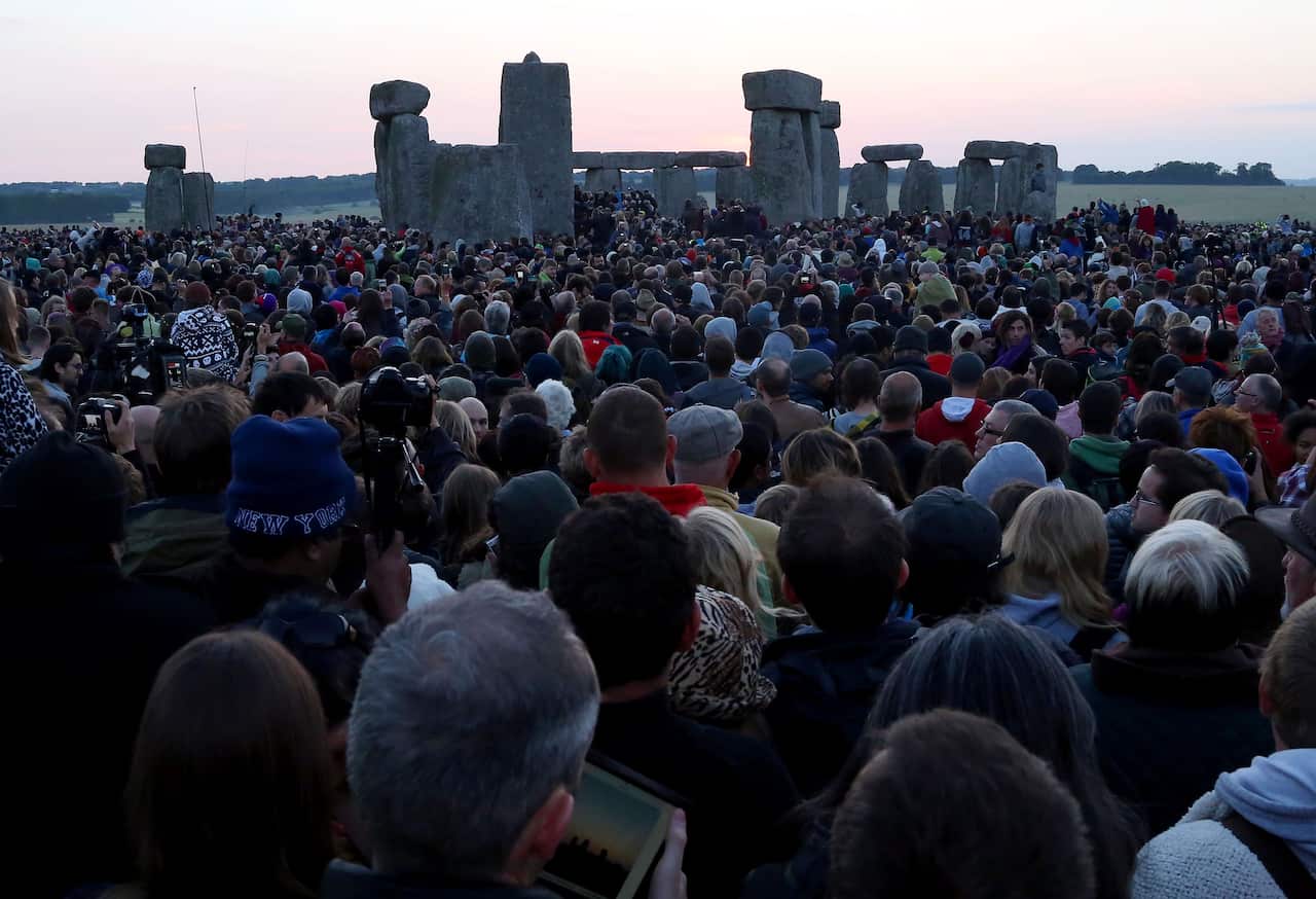 solstice_stonehenge_aap_7.jpg