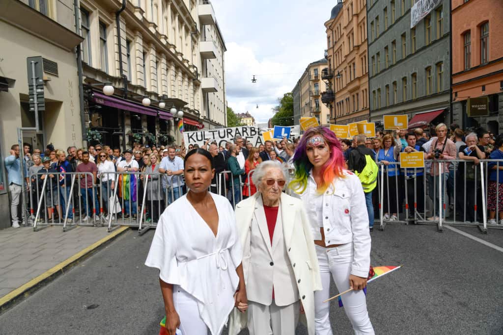 Counter demonstration
