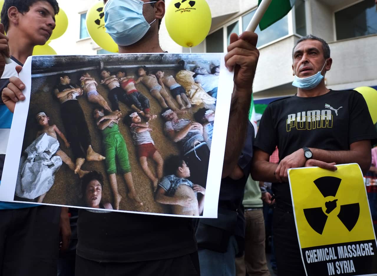syria_chem_weapons_protest_131220_getty.JPG