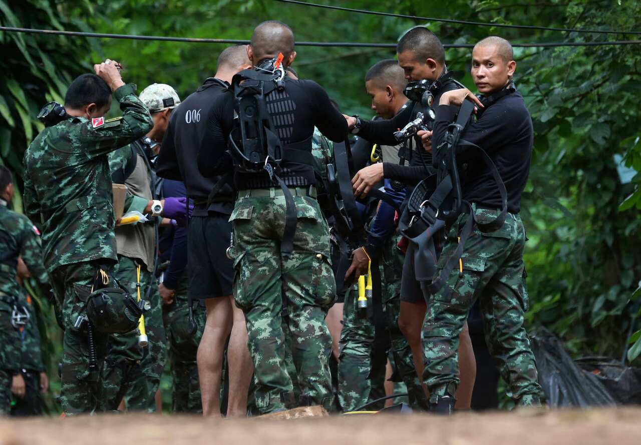 cave thai divers