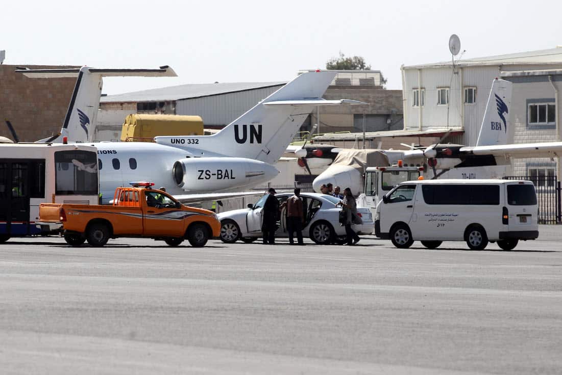The head of a UN truce team tasked with monitoring a ceasefire in the port city of Hodeidah, and members of the team arrive at Sanaâa airport in Sanaâa, Yemen, 23 December 2018 (AAP)