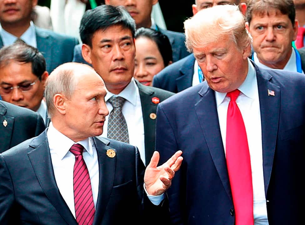 The Democrats allege that Russia informed Trump's campaign that it had conducted a cyber-attack on the DNC.