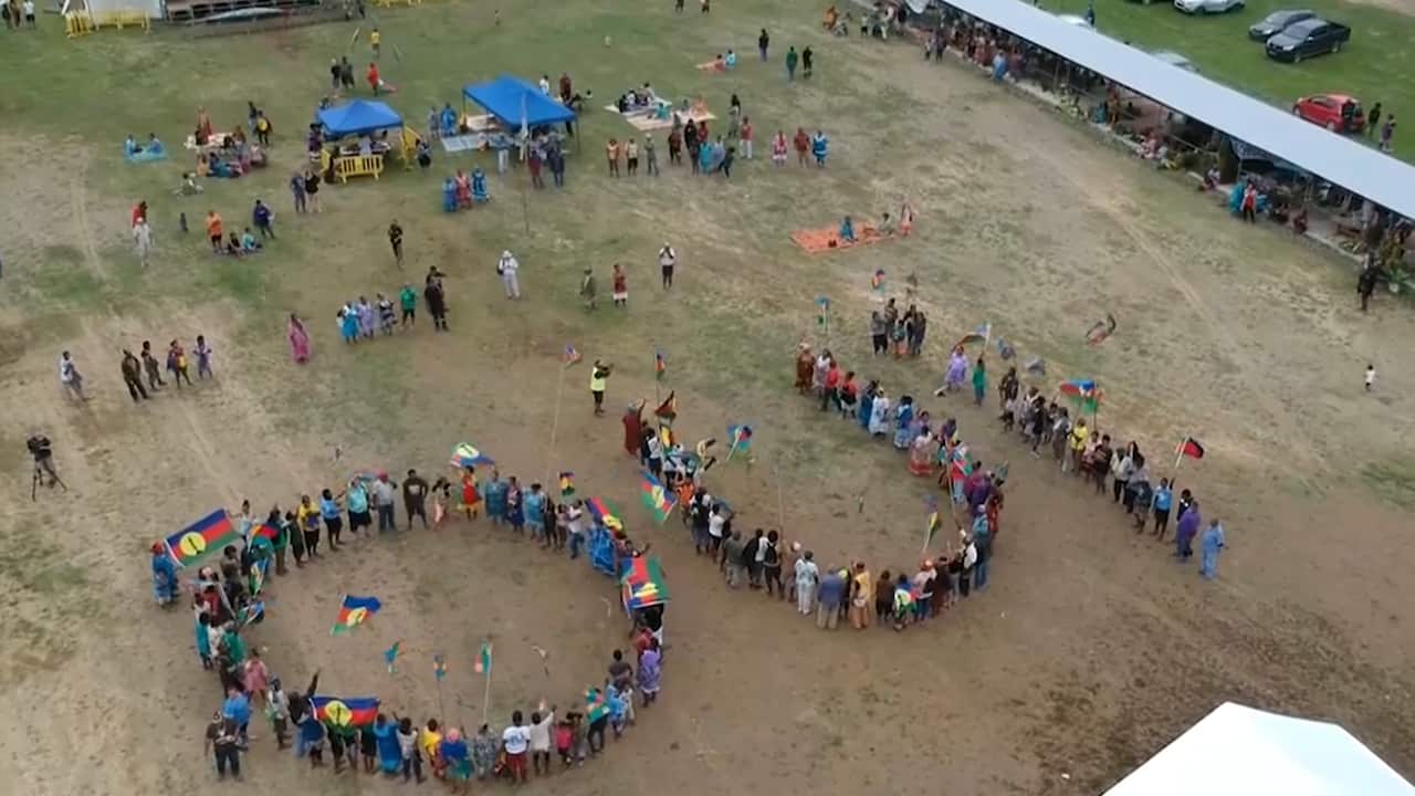 Campaigners for a 'yes' vote.