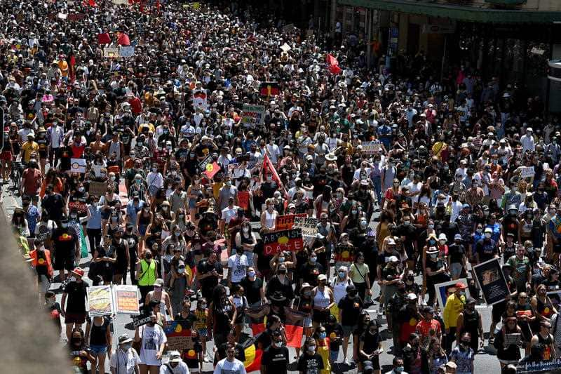 Sydney Invasion Day rally recreates historic march | SBS NITV