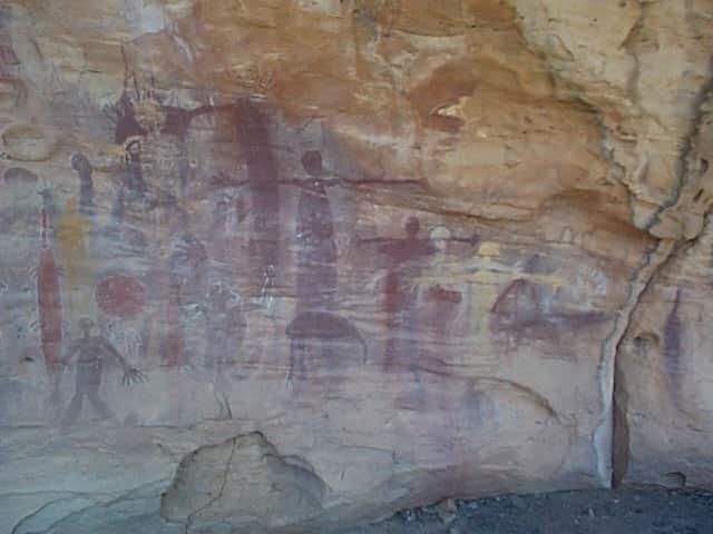 Famous for its rock art, Quinkan Country contains a large and dramatic body of prehistoric rock paintings. These galleries have been identified as being at least 15,000 to 30,000years old