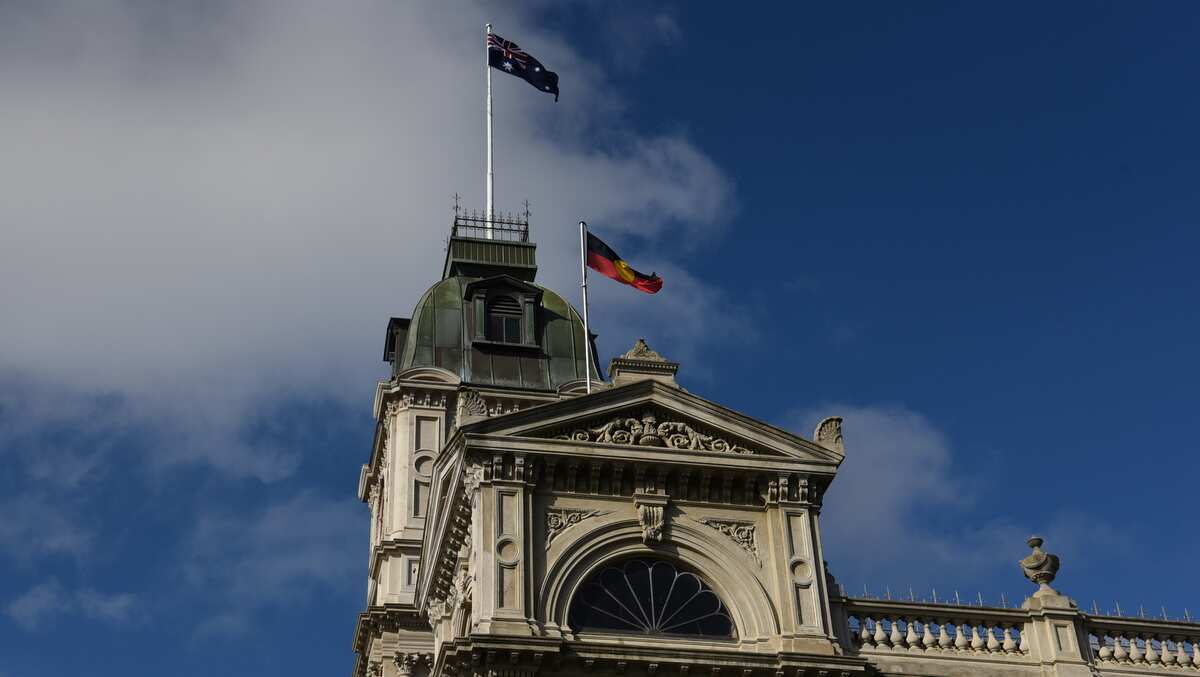 Finally the walkers arrive at Ballarat Town Hall