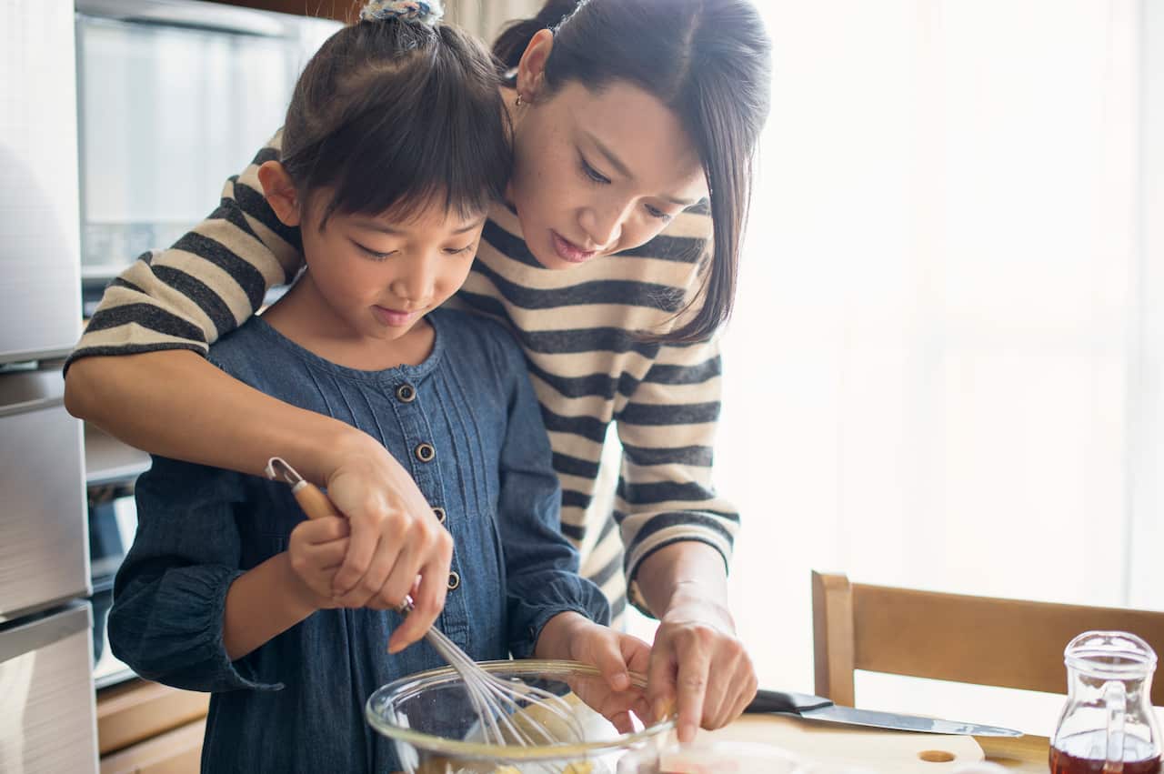 To cook together is to eat together, most of the time. 