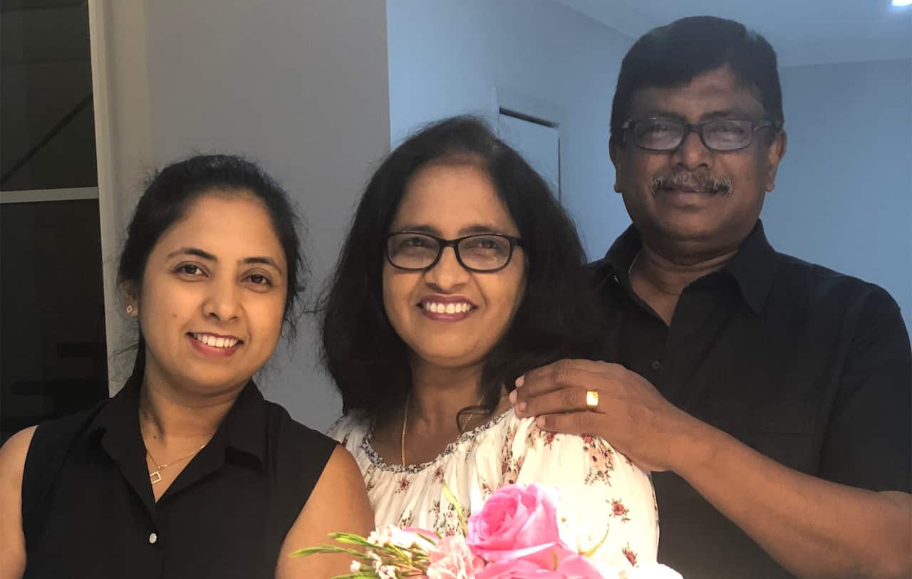 Mr.Greshan Weerasinghe (R) with his wife and his daughter in Sydney"