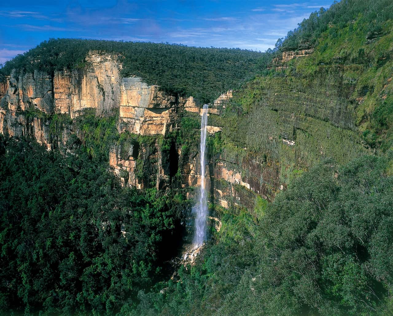 Govett's Leap Waterfall, one of the many stunning sites you can see while bushwalking in the Blue Mountains.