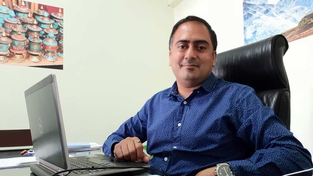 Dr Naveen Shukla