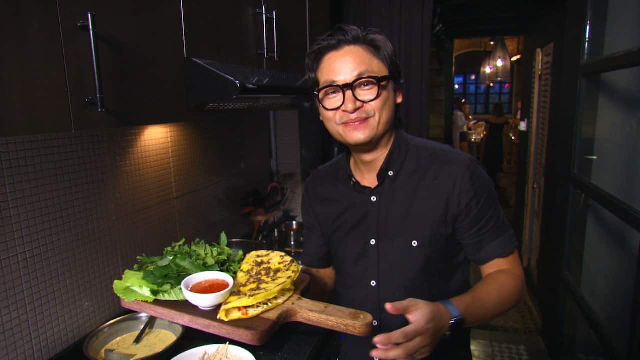 Banh xeo with Luke Nguyen