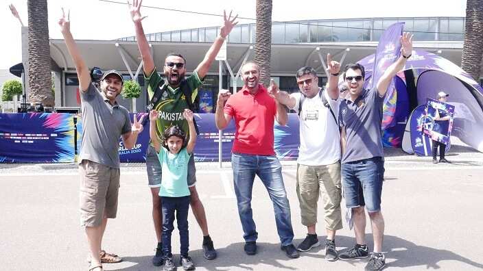 پاکستان اور جنوبی افریقہ کے درمیان ٹی ٹوئنٹی ورلڈ کپ میچ میں شائقین کی شرکت