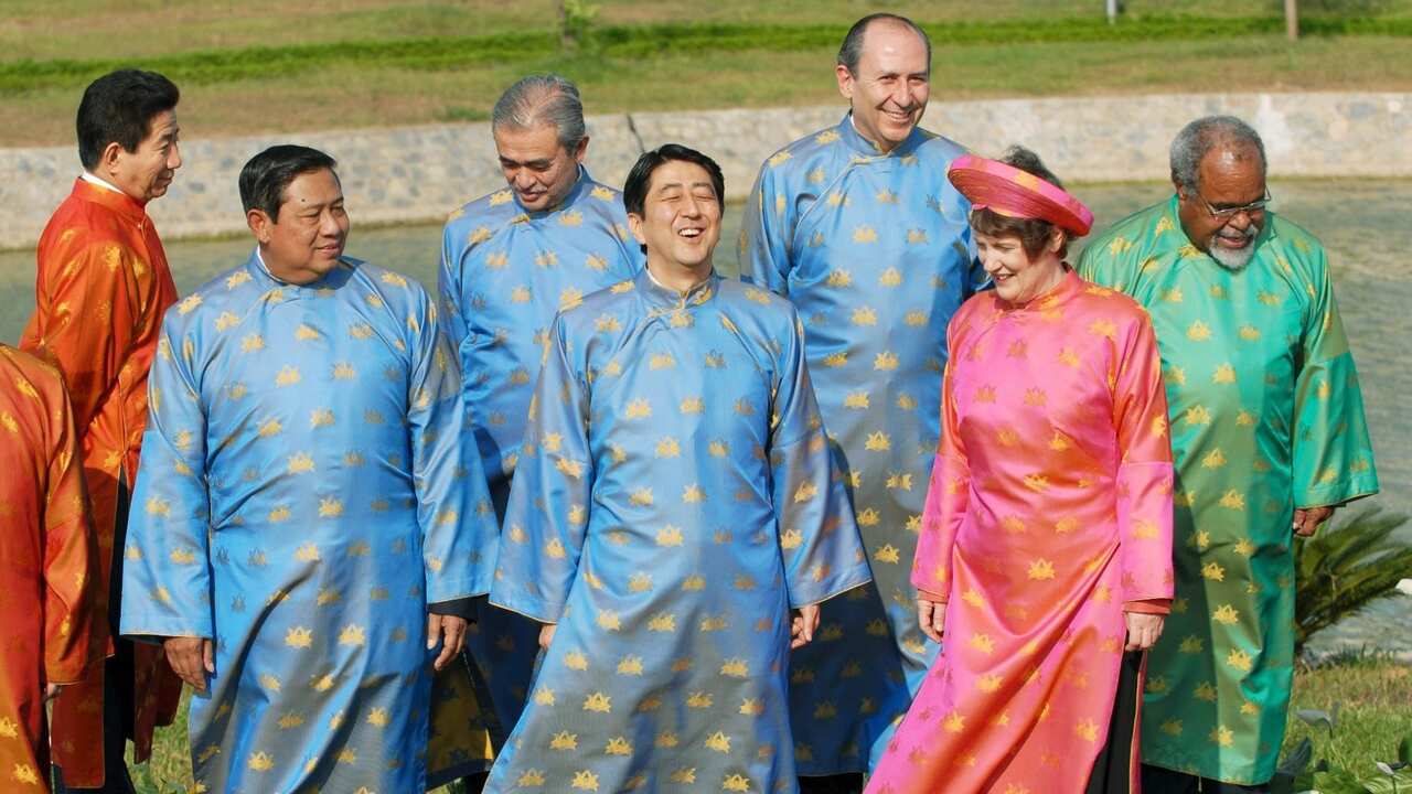 Shinzo Abe in Ao Dai