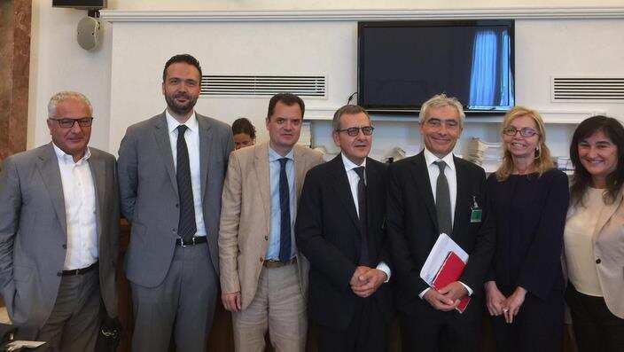 Tito Boeri, Marco Fedi e altri rappresentanti durante l'incontro Comitato permanente sugli italiani nel mondo presso la commissione Esteri alla Camera