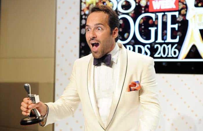 Alex Dimitriades wins the Most Outstanding Actor award for The Principal at the 2016 Logie Awards. (AAP) 
