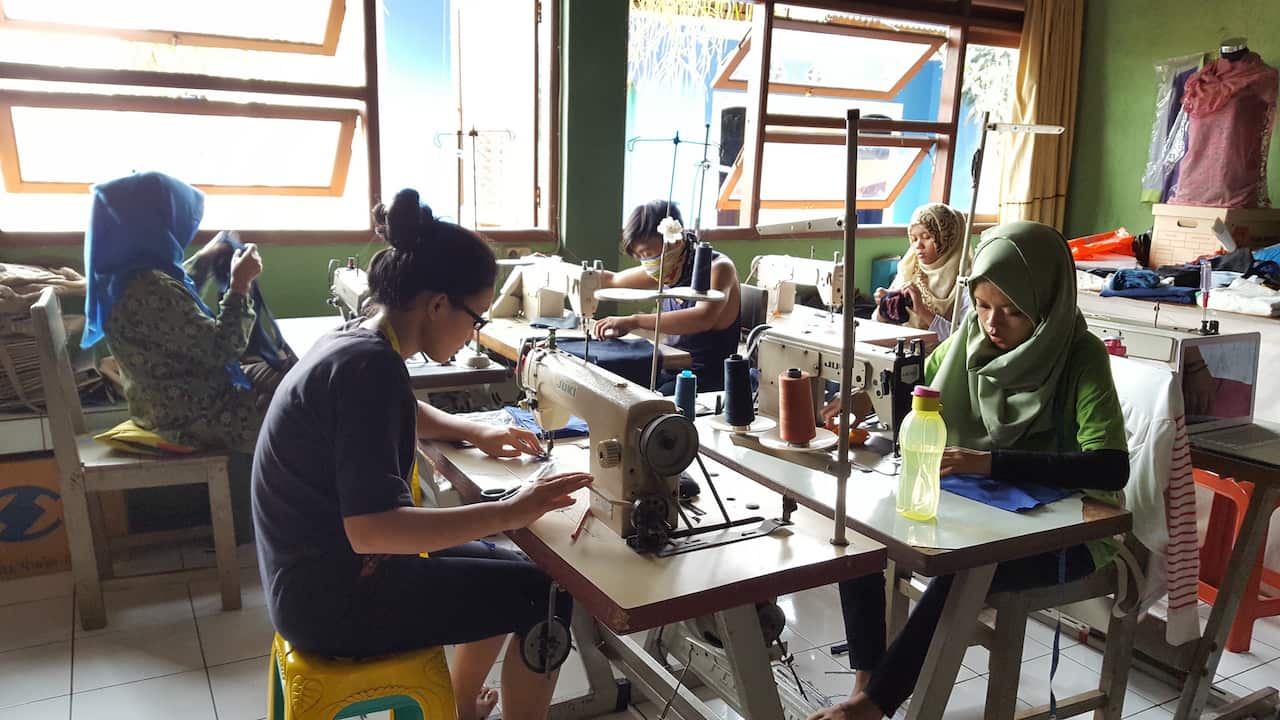 Mira Muliajati Lay went to Indonesia as a part of Australian Volunteers International (AVI) program.