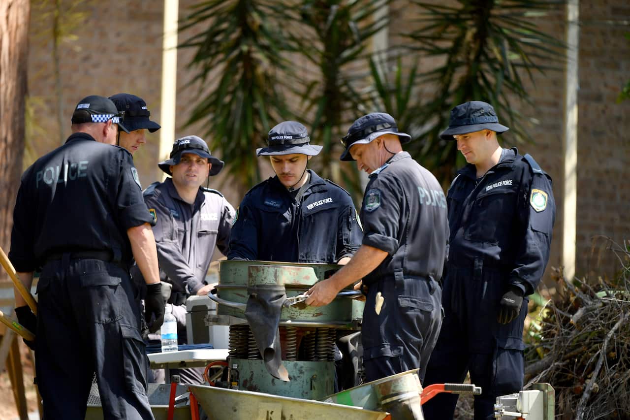 NSW Police bring in a mechanical sift during a search of the front garden of William Tyrrells foster grandmothers house in Kendall, mid north coast of NSW, Tuesday, November 16, 2021. Detectives are launching a new search for the remains of missing boy Wi