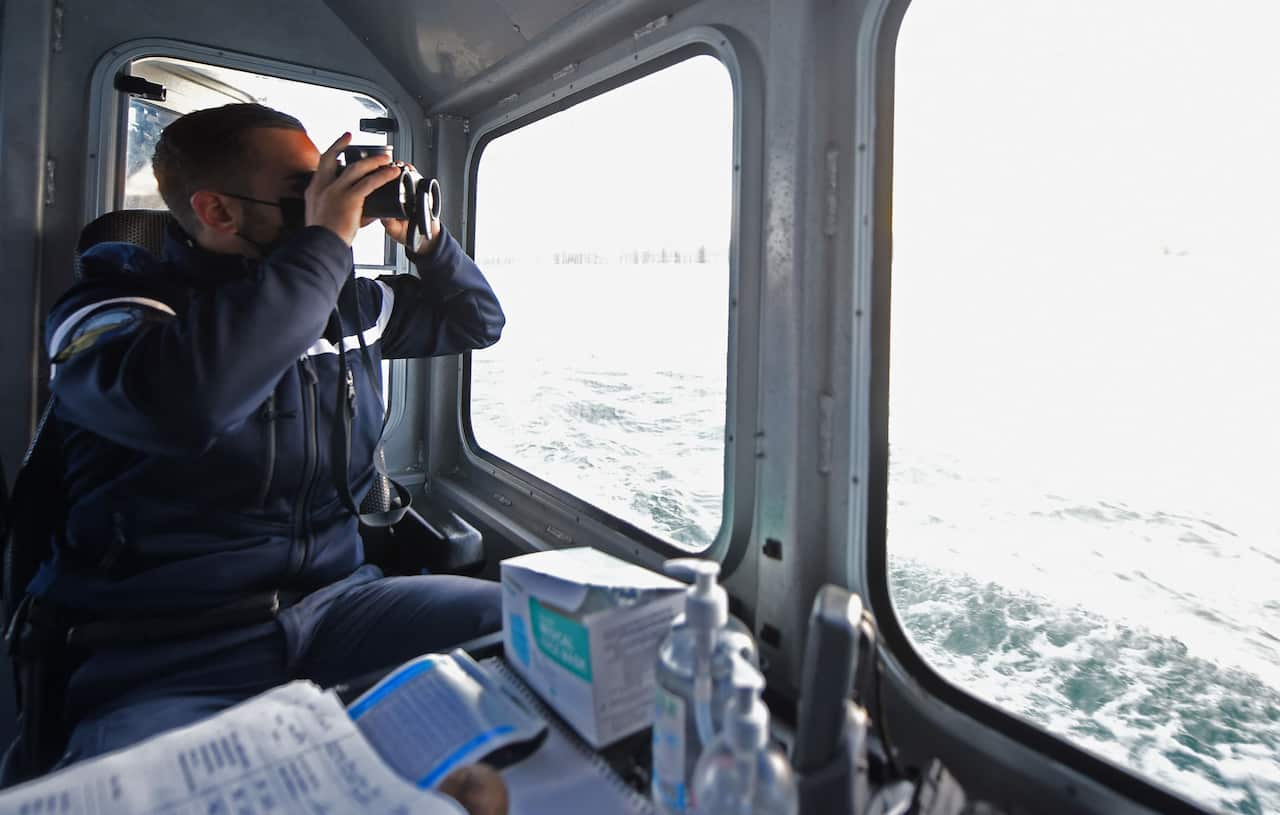 Over 20 migrants have died after their boat sank, crossing from France to England off the port of Calais.