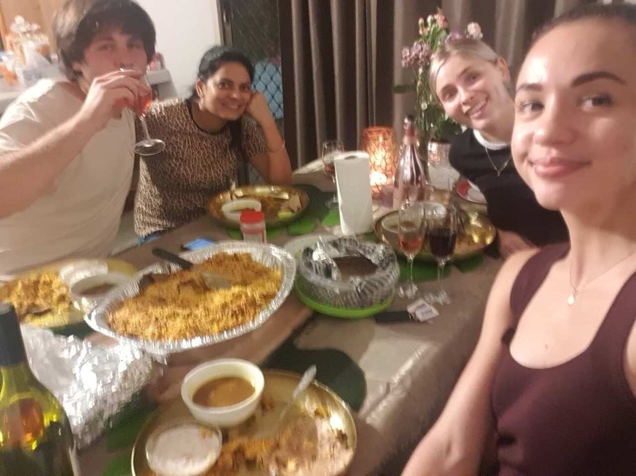 ਸ਼੍ਰੀਮਤੀ ਕੌਰ ਦੇ ਨਰਸਿੰਗ ਸਕੂਲ ਵਿਚਲੇ ਦੋਸਤ ਉਸਦੇ ਮਿਲਣਸਾਰ ਤੇ ਜ਼ਿੰਦਗੀ ਨੂੰ 'ਖਿੜੇ-ਮੱਥੇ' ਲੈਣ ਵਾਲੇ ਸੁਭਾਅ ਦੀ ਕਦਰ ਕਰਦੇ ਹਨ।   