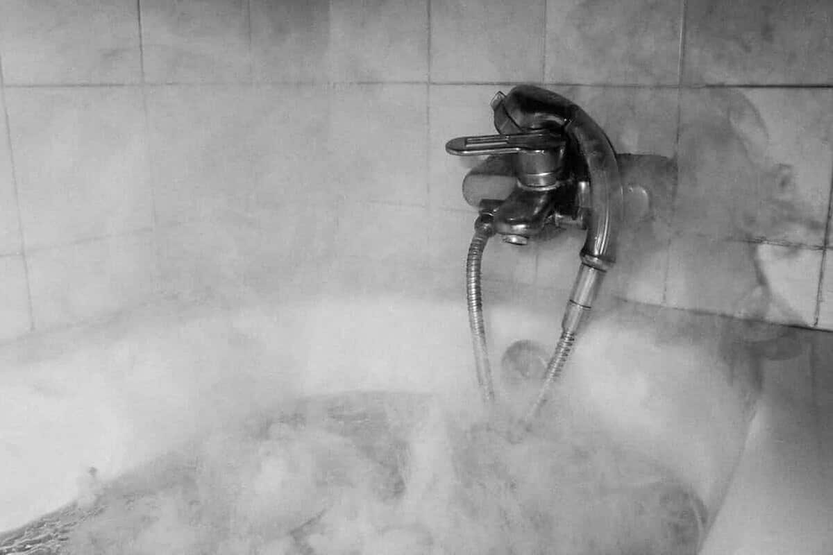 People add a very small amount of bleach to the water and this helps kill the bacteria that can cause infections in eczema patches.