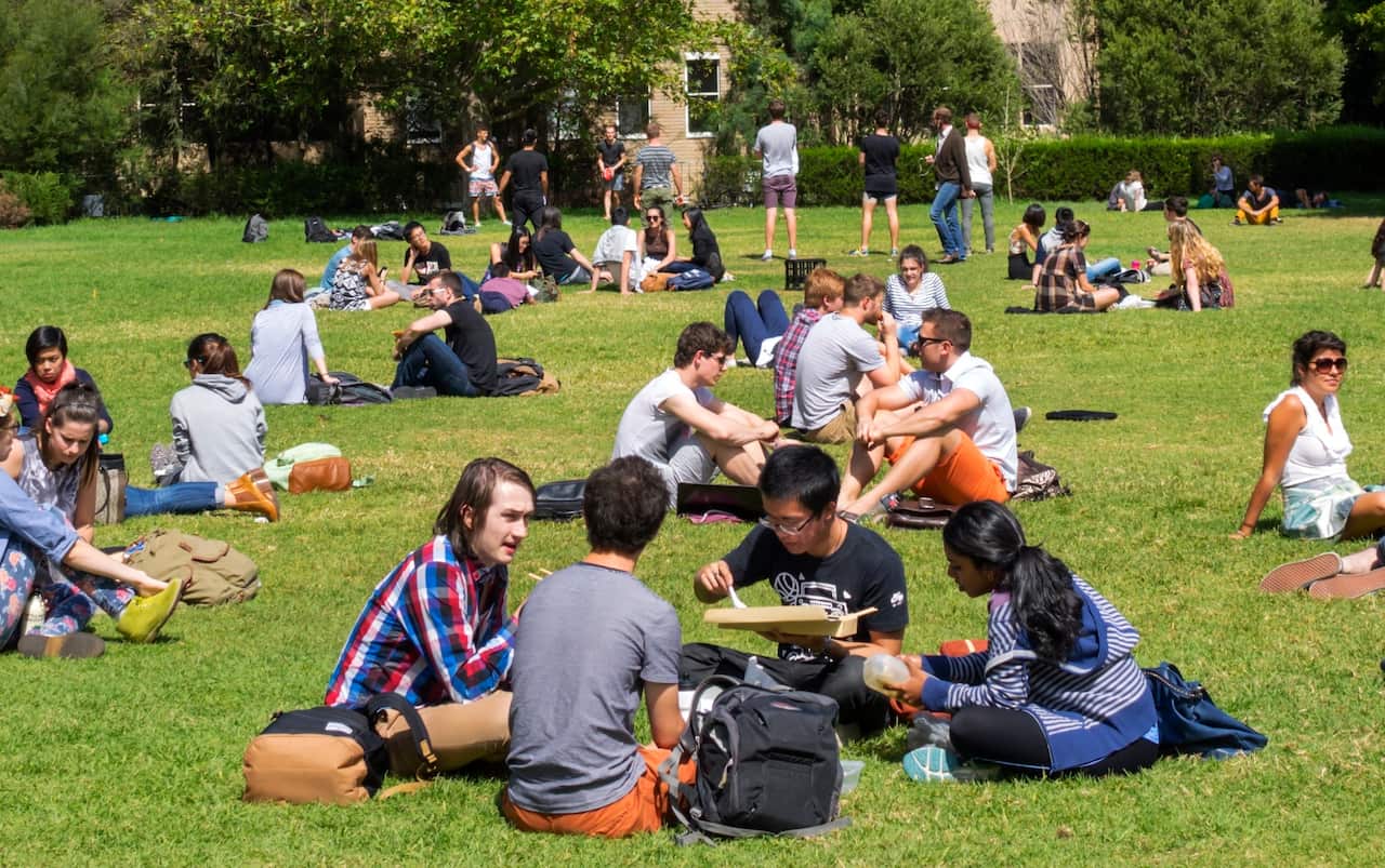 When will the international students return to Australia...