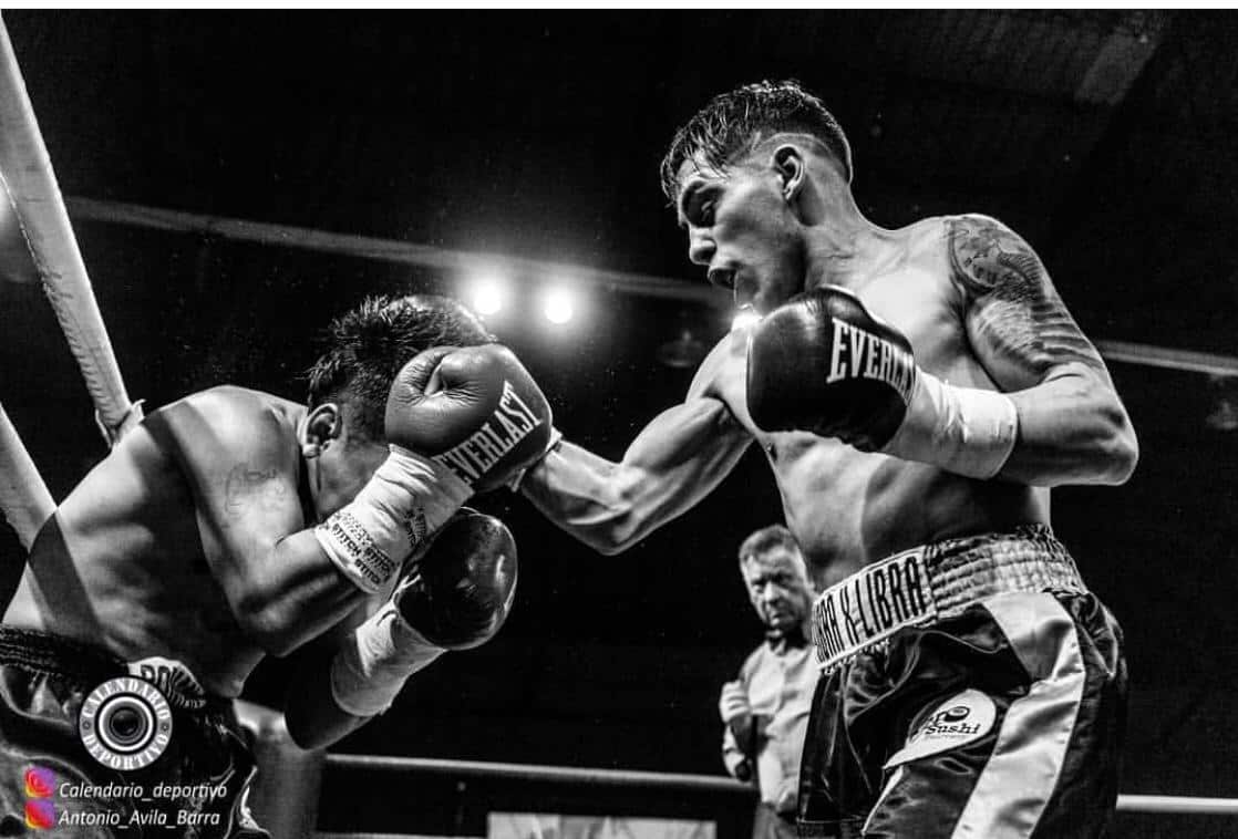 Andrés Campos en una pelea de boxeo