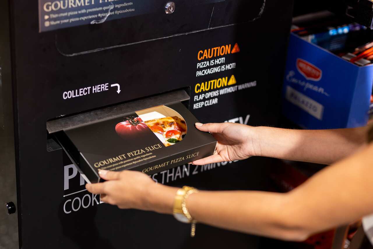 Pizzabot in Sydney ALDI