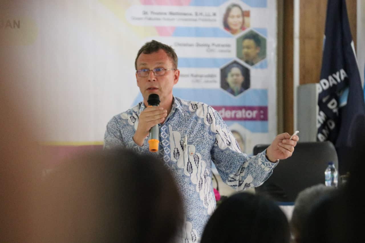 Alexandre Haite speaking at seminar and informal work meeting on humanity values at Pattimura University, Ambon, 17 feb 2020.