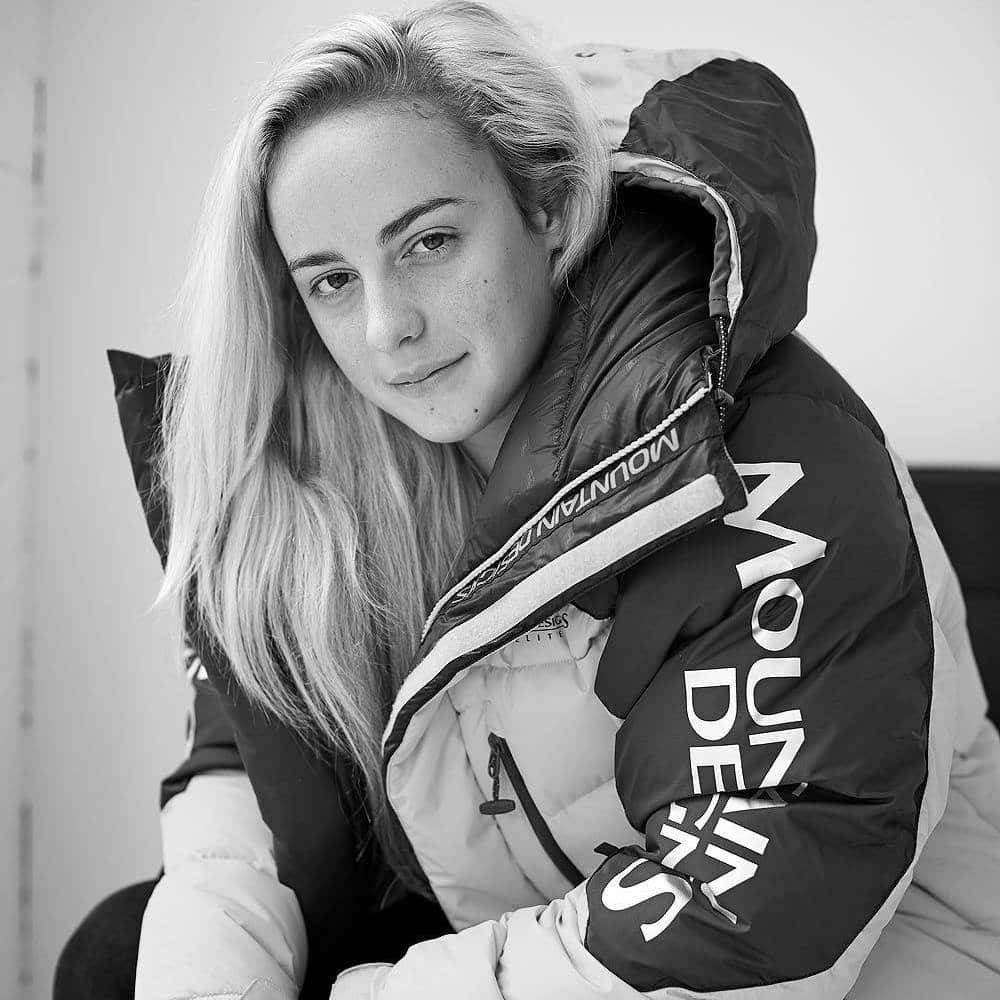 alyssa azar, facebook, mt everest, climb, nepal, australia, teenager, success