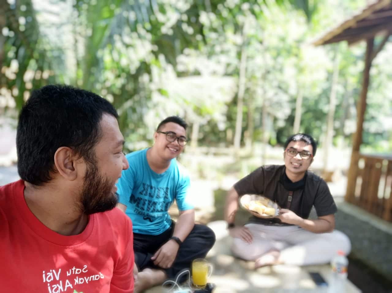 Pri Anton Subardio (black top), founder of Nemolab Nusa Infomedia conducting an informal meeting at Langgongsari village, Cilongok District, in Banyumas, Central Java, 12 Jun 2020.