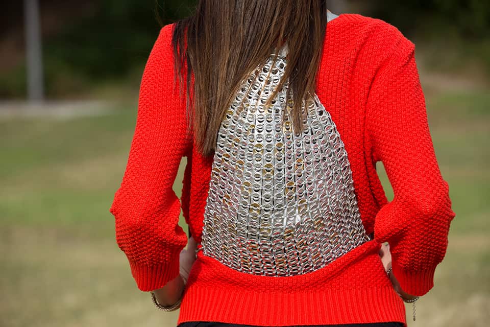 Una bolsa mediana toma cuatro días de elaboración a mano.