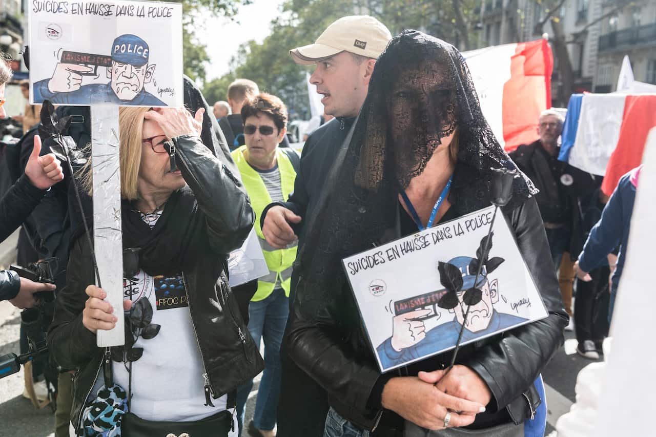 Around 27000 of members of the police protest in Paris against their working condition and raise awareness on the suicides of their colleagues.