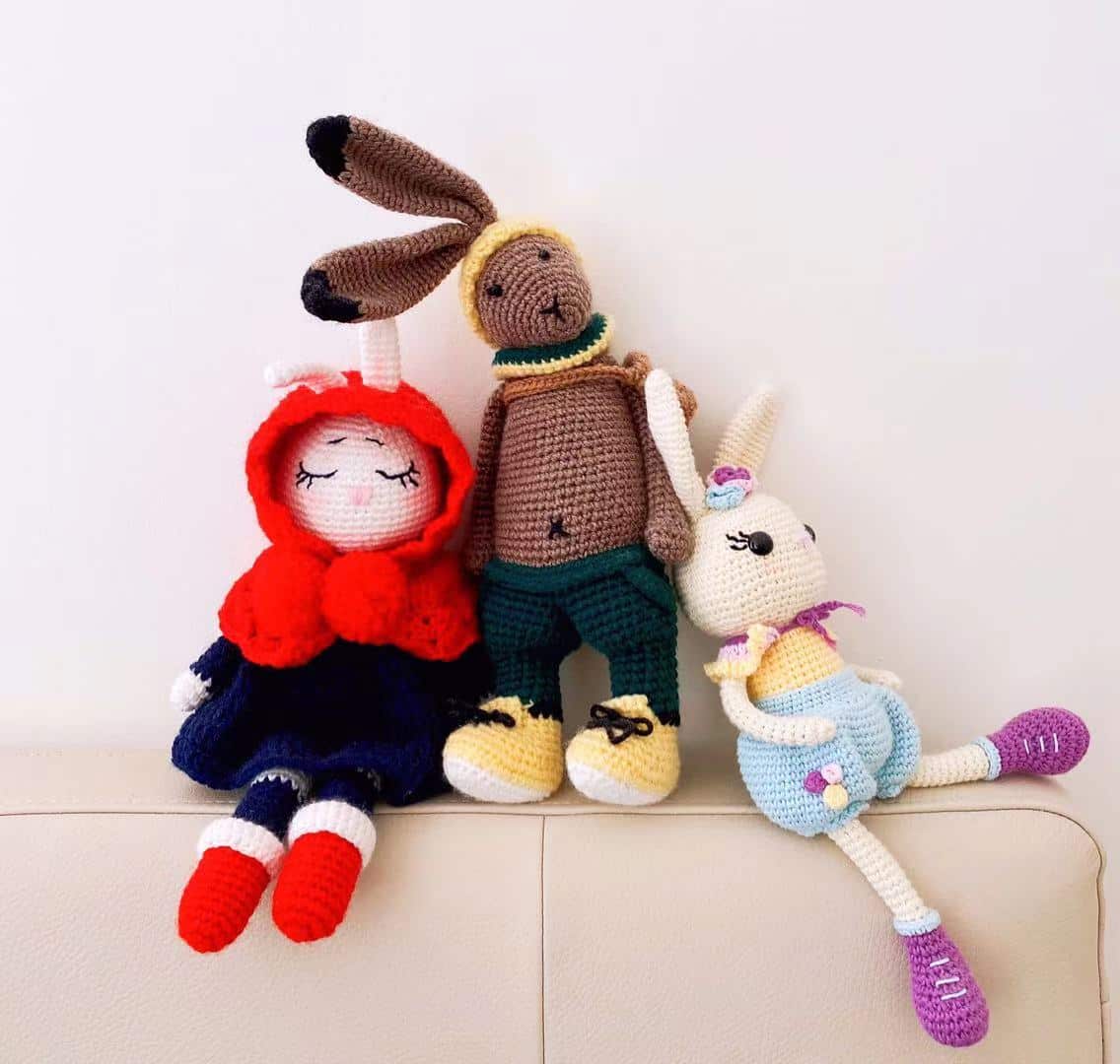 Carol knitted the "rabbit family" doll for her husband