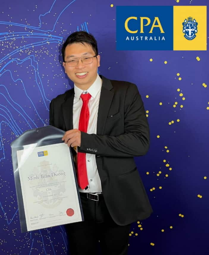 Minh Duong receives CPA certificate