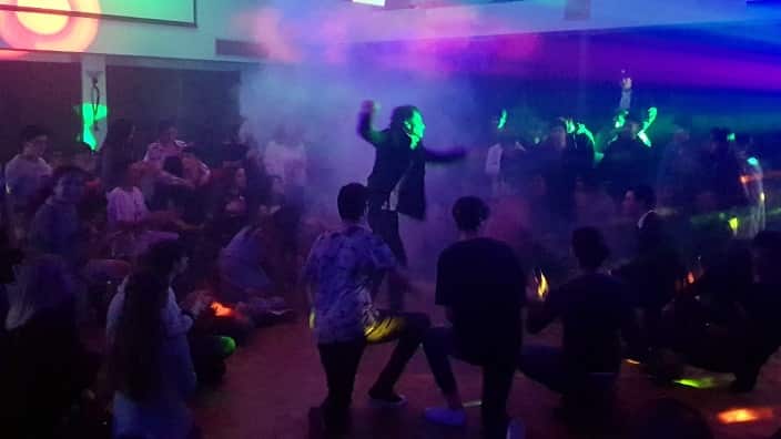 Greek youth in Western Australia's Perth celebrated the end of the second school period. 