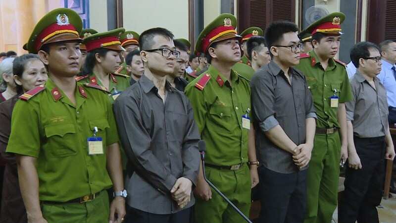 Các bị cáo nghe tuyên án