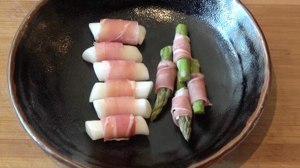 K Food Recipe: Prosciutto Tteok – Roll