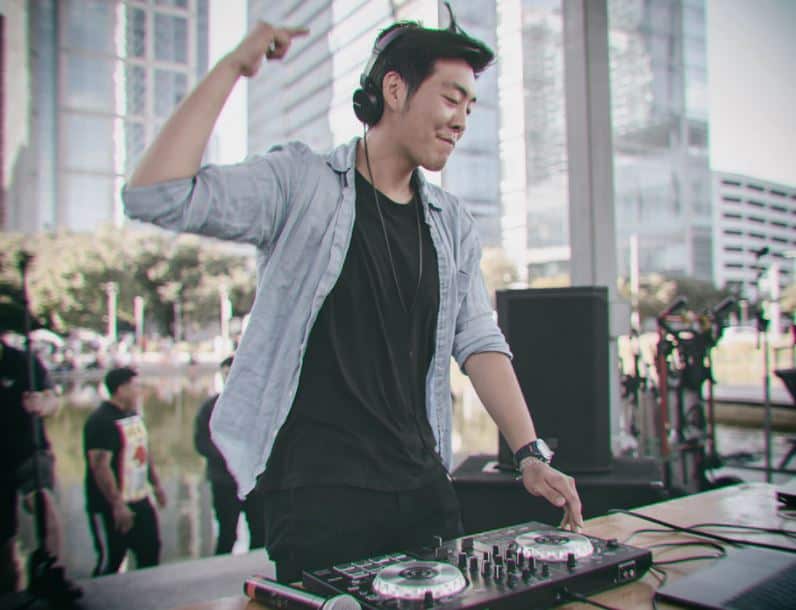 DJ