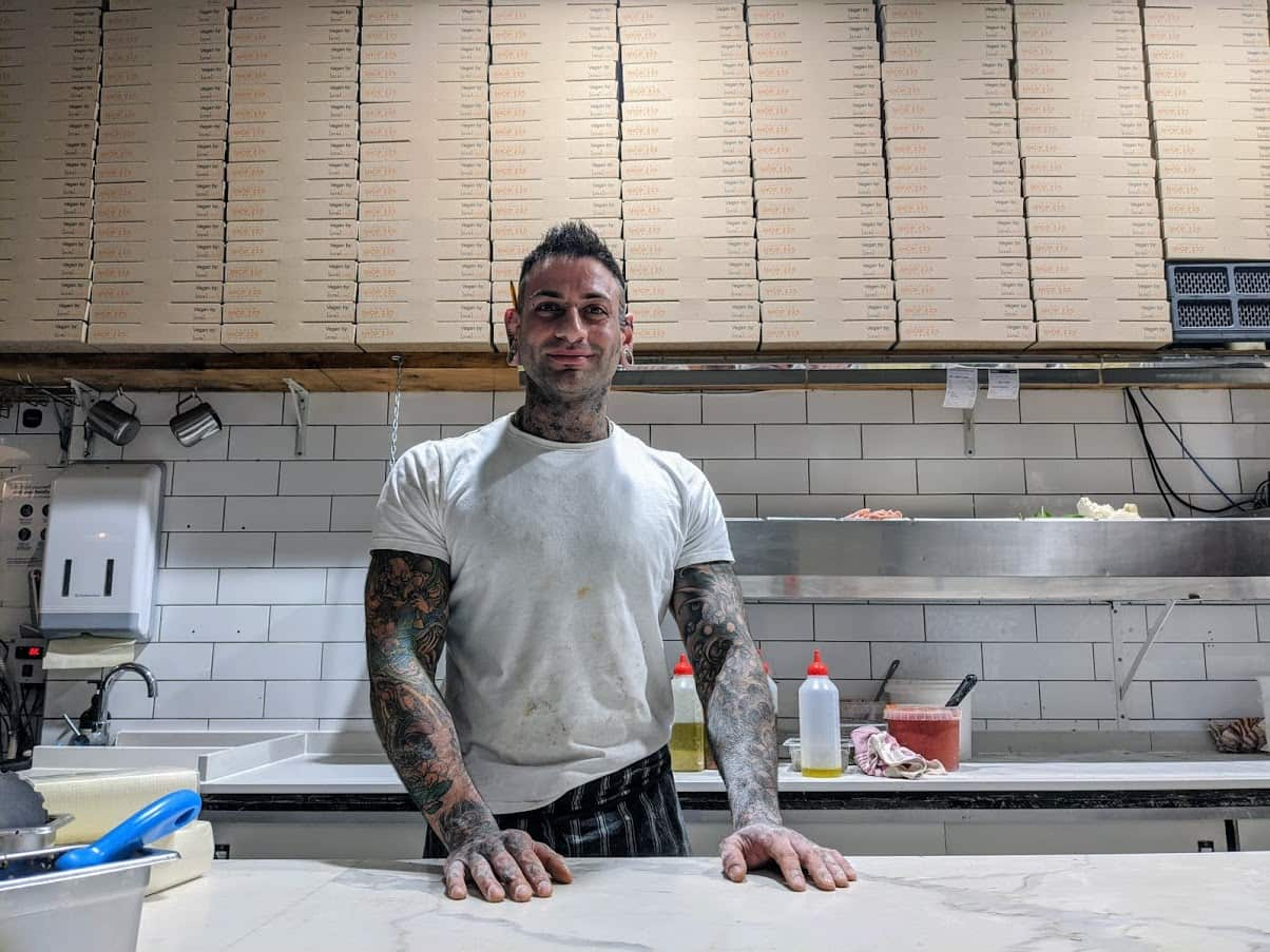 Edoardo Nicita, pizzaiolo ragusano dello SHOP 225 di Pascoe Vale South, a Melbourne