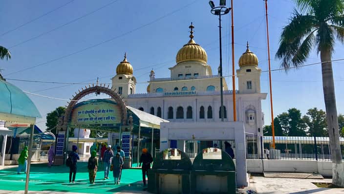 Gurdwara Fatehgarh Sahib is an important historic site of Sikhs – the place marks the martyrdom of two sons of Guru Gobind Singh who were bricked alive in 1705 by the Mughal Empire commander Wazir Khan, with the orders of Aurangzeb.