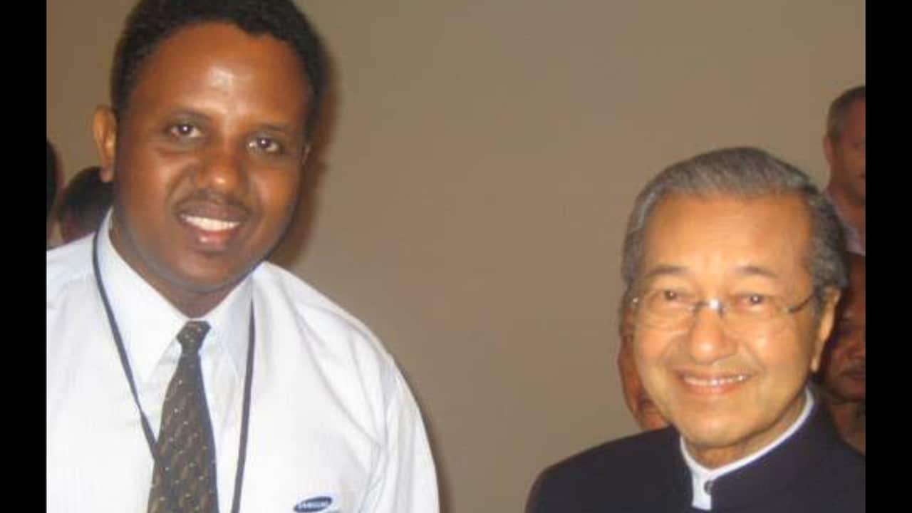 From right newly elected Malaysia's Prime minister Mahatir Mohamed & Dr Mohame Abbas.