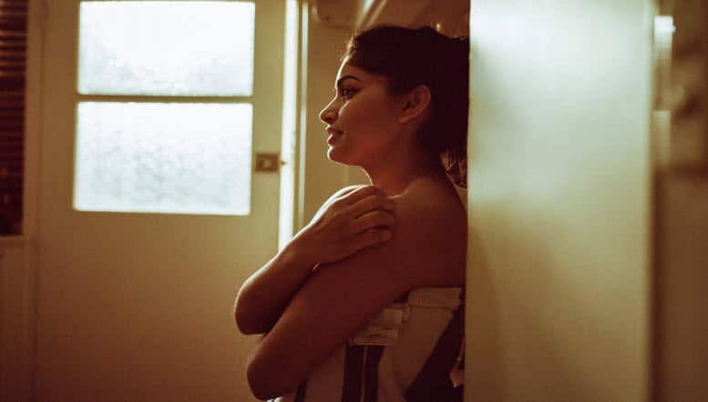 Sakshi Singh as Aayushi in the short film 'Long Distance'